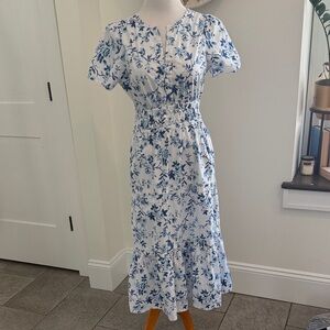 ❣️❣️French Connection Blue and White Floral Midi Dress